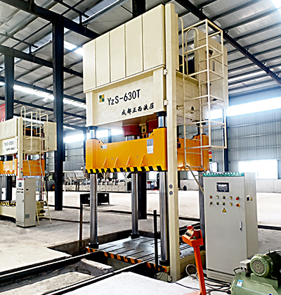 四川達州客戶定制的630噸四柱液壓機介紹技術參數電機和價格，由成都正西液壓機供應，希望對選購中有所幫助